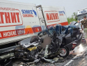 На трассе Шахты-Цимлянск иномарка влетела под грузовик: погибли два человека