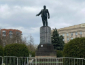  Спустя семь лет памятник В.И. Ленину на центральной площади Шахт решили отремонтировать 
