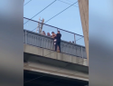 Полиция спасла жительницу Шахт от падения на железнодорожные пути