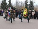 В Александровском парке возложили цветы к подножию Памятного знака  военнослужащим, погибшим в локальных войнах