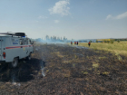 Жилой сектор, газовую заправку и гипермаркеты отбивали от огня на Артеме в Шахтах
