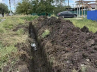 На Воровском круге в Шахтах начали ремонт аварийного водопровода