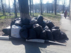Более 110 мешков мусора собрали при уборке около дома на улице Индустриальной