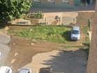 В поселке ХБК в Шахтах вода вместо кранов потекла по улице