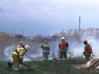 В поселке Красина в Шахтах потушили более 100 кв. метров степного пожара