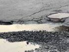 Вода из колодца затапливает перекресток Шевченко-Комиссаровский в Шахтах
