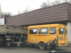 Пассажирская «Газель» попала под грузовик в Шахтах