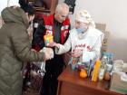 В шахтинском отделении Красного креста беженцам передали более 900 продуктовых наборов