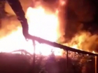 Около 100 квадратных метров построек сгорело в Шахтах 