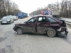  Рядом с Шахтами 74-летний пенсионер устроил масштабное ДТП с 6 машинами