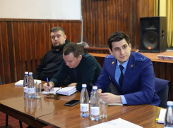 Жители поселка Красина смогли обратиться к прокурору города 