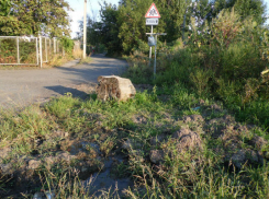 Дороги в районе поселка Воровского в Шахтах вымощены булыжниками прошлого века
