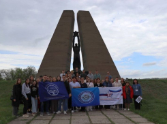 Студенты со всей Ростовской области узнали жуткие подробности истории Красинского мемориала в Шахтах