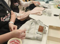 Мастер-класс по кастомизации одежды прошел в Шахтах