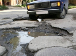 В Администрации Шахт заявили, что отвратительные дороги - вина неплательщиков налогов