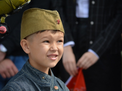 По главной улице с оркестром
