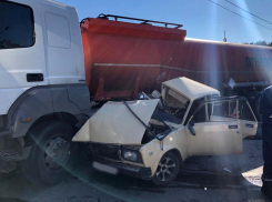 На трассе «Новошахтинск – Майский» в ДТП с бензовозом погибли двое мужчин