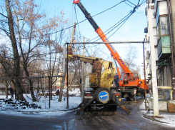 Обещанного два года ждал, а устранили аварийный столб всего за полтора часа