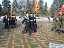 В Шахтах состоялся митинг Памяти «Живущим – помнить!» (Фоторепортаж)