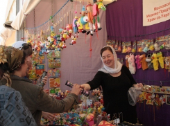 В Шахтах верующие могут купить церковную литературу и атрибутику