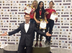 Три «золотые» медали привезли шахтинки с первенства области по гиревому спорту 