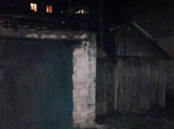 Неизвестные подожгли три гаража на Рождество в Шахтах