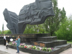 С чемоданом, спиртным и собакой на праздник не пустят: шахтинцев предупредили о правилах посещения  мероприятий ко Дню Победы