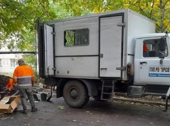 В поселке Аютинский в Шахтах идет замена 70 метров аварийного водовода