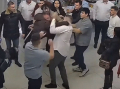 Стало видно, кто первый ударил во время драки в Кей-Стоуне в Шахтах 