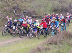 8 золотых медалей завоевали шахтинские велосипедисты на региональных соревнованиях по маунтинбайку