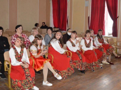  В Шахтах прошел концерт с хореографическими номерами и праздничная ярмарка, где главными героями были дети и взрослые с особенностями развития