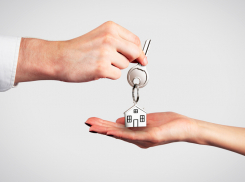 Подделала документы и вмиг стала владелицей земельного участка: шахтинке дали условный срок