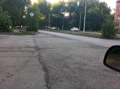 За жизнь 4-летней девочки сейчас борются врачи, еще 4 человек застрелили в соседнем с Шахтами Новошахтинске