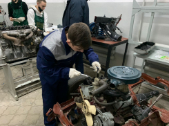 Начинающие автослесари показали свои умения на конкурсе профессионального мастерства