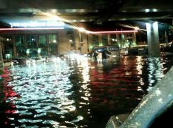 Погибла девочка, 8 человек ранено, десятки автомобилей, зданий  повреждены - таковы печальные последствия природной катастрофы в Ростове-на-Дону