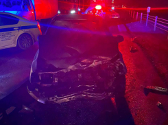 Женщина вышла осмотреть механические повреждения своего авто при «соприкосновении» с большегрузом, но была сбита другим грузовиком