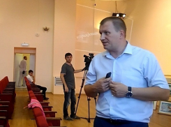 Произошел скандал во время открытия клуба в поселке Аютинский города Шахты