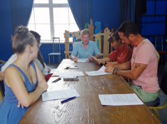 Каникулы заканчиваются, скоро открытие нового театрального сезона