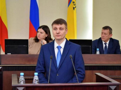 Андрей Ковалев призвал шахтинцев оставаться дома и посмотреть всей семьей сериал «Сваты»