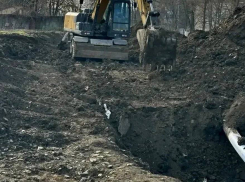 Шоу по ремонту канализации на ХБК в Шахтах затянулось 