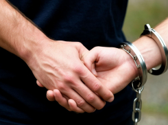 Задержаны рецидивисты из Шахт, подозреваемые в серии краж из гаражей в Красносулинском районе