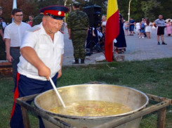 Шахтинцам наварили ухи ко Дню города