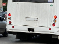 Так бросал или не бросал: подростки пожаловались на грубое отношение водителей по поводу школьных проездных