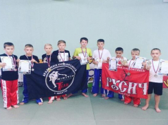 Шахтинские спортсмены стали призерами турнира по кикбоксингу