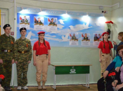 «Парту героя» открыли в школе №27 