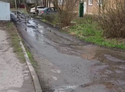 Переулок Петрашевского в Шахтах утопает в канализационных стоках