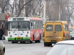 Стало известно, когда в Шахтах заменят старые автобусы и маршрутки на новые