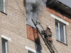 В Шахтах загорелась квартира в пятиэтажке