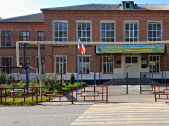 В трех детских садах и двух школах Шахт заменят окна и отремонтируют крышу