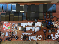 Шахтинец попался на попытке перебросить подозрительный сверток на территорию исправительной колонии 